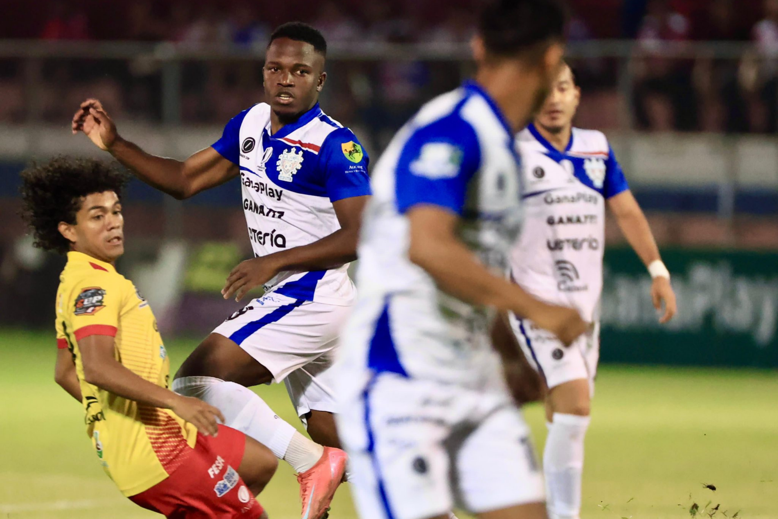 FIRPO GANA A BATANECOS SELLA SU PASE A CUARTOS DE FINAL